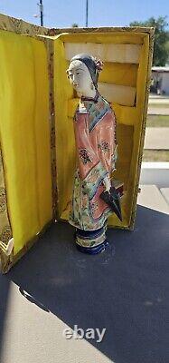 Chinese Vintage Gorgeous Porcelain Geisha with Box Rare