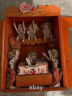 Dia De Los Muertos Vintage Hand Crank Animated Folk Art Funeral Box Rare
