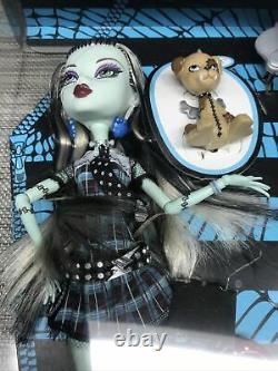 Monster High Frankie Stein First 1st Wave New Rare Sealed in box Mattel Doll