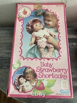 RARE 1982 BABY STRAWBERRY SHORTCAKE Vintage 13 Blow Kiss Doll with BOX #26400