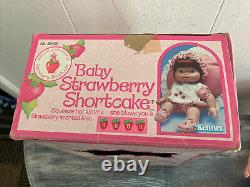 RARE 1982 BABY STRAWBERRY SHORTCAKE Vintage 13 Blow Kiss Doll with BOX #26400