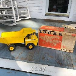 VERY RARE 1st year 1964 Vintage Mighty Tonka Dump Truck 900 with original box