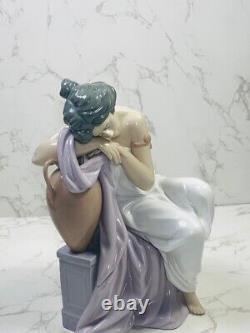 Vintage Lladro Figurine Lost In Dreams! #6313 Retired RARE Gorgeous