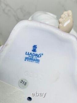 Vintage Lladro Figurine Lost In Dreams! #6313 Retired RARE Gorgeous