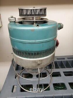 Vintage Rare THERMOS Model 8319 INVERTED DONUT GAS CAMPING LANTERN with Box