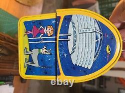 Vintage metal lunch box with thermos. 1963, original/vintage Jetsons. Rare