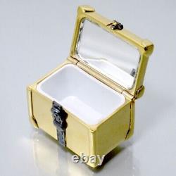 Boîte à pilules ancienne Gucci Authentique en forme de malle en or vintage d'Italie avec boîte rare