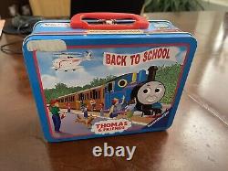 Boîte de rangement en bois vintage rare pour jouets Thomas Train avec couvercle rembourré à Elsbridge Stati