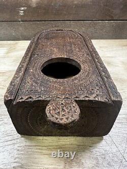Boîte de valeurs en bois antique rare sculptée de copeaux de prisonnier de guerre Art des vagabonds