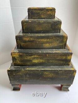 Boîte en pyramide rare en bois et en métal mélangé, fabriquée à la main en Inde hindoue vintage de 17 pouces de hauteur