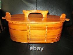Boîte suédoise ovale en bois rare et vintage avec doublure en feutre et couvercle à pression de style scandinave