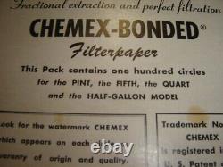 Chemex Vintage Soufflé à la main des années 60 avec filtres dans la boîte. Condition rare de stock ancien neuf.