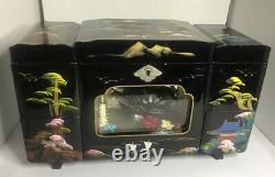 Japonais. Black Laquer Bijoux, Musique Box Lights Rare Ship Inside Box Vintage