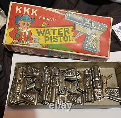 Pistolets D'eau Pour Jouets De Marque Vintage Kkk Avec Affichage De Boîte De Magasin D'origine Very Rare