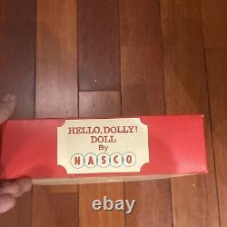 Poupée Hello Dolly Vintage 1964 par Nasco. Complète avec boîte. Rare.