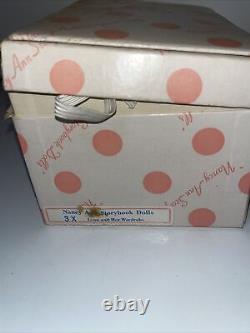 Poupée Nancy Ann Storybook en plastique vintage RARE dans sa boîte à trésor Lynn & sa garde-robe
