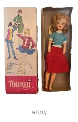 Poupée Tammy idéale rare de collection avec boîte, cheveux blonds, support et chaussures