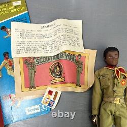 Poupée Vintage Bob Scout Boy de 1974 Marque Kenner Neuve dans sa boîte RARE.