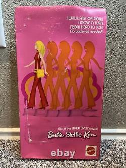 RARE VINTAGE 1971 Nouvelle Barbie Walk Lively Barbie Mattel #1182 BLONDE dans une boîte