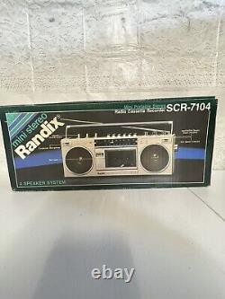 RARE VINTAGE RANDIX SCR-7104 Mini Stereo Radio Cassette Reciever NEUF DANS LA BOÎTE