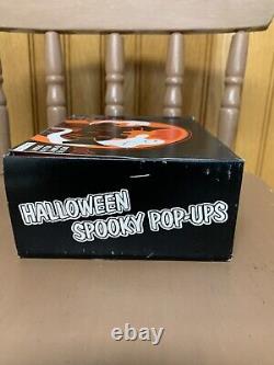 RARE Vintage Halloween Spooky Pop Ups Squeaker Witch Skeleton FULL BOX <br/>
<br/> Rare Vintage Halloween Pop-ups Effrayants de Sorcière Squeaker et de Squelette en Boîte Intégrale