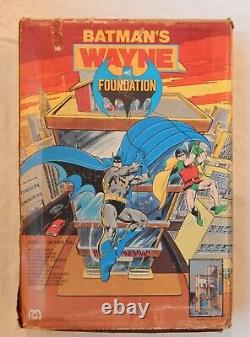Rare 1977 Original Vintage Mego DC Comics Batman Wayne Foundation Playset Avec Box