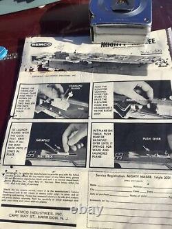 Rare Vintage Des Années 1960 Remco Industries Mighty Magee Battleship Aircraft Carrier Box