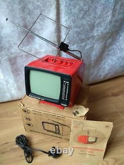 Rare Vintage Old Soviet Ussr Portable Television Tv Elektronika 409d Avec Box