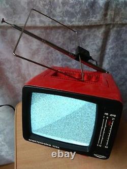 Rare Vintage Old Soviet Ussr Portable Television Tv Elektronika 409d Avec Box