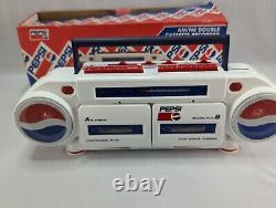 Rare Vintage Pepsi Boom Box AM/FM Stereo Dual Cassette Player Radio Brand New <br/> Rareté Vintage Pepsi Boom Box AM/FM Stéréo Lecteur de Cassettes Double Radio Tout Neuf