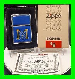 Rare Zippo vintage de l'Université du Michigan U Of M NCAA 1981 non utilisé & boîte.
