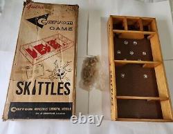 Rayons! Vintage Des Années 1960 Carrom Skittles Jeu No. 25 Ans. Planche Pins Cordes Boîte À Cordes