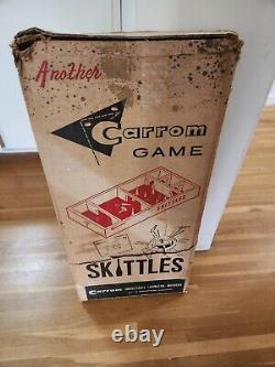 Rayons! Vintage Des Années 1960 Carrom Skittles Jeu No. 25 Ans. Planche Pins Cordes Boîte À Cordes