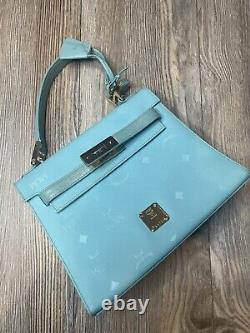 Sac bandoulière à deux poignées de style monogramme rare Aqua Blue Vintage MCM