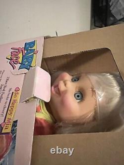 Vintage Galoob Baby Face Doll Tellement Heureux Mia 13 Nouveau Dans La Boîte Rare