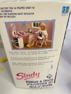 Vintage Sindy Doll Bureau De Travail & Chaise Ensemble Avec Tous Les Accessoires Boîte Hasbro 90s Rare