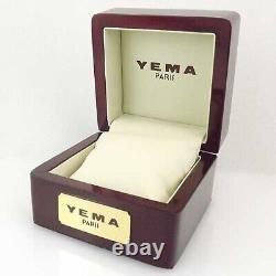 Yema Paris Y1069 Quartz Montre de sport 40 mètres Nouveau stock vintage dans la boîte Rare.